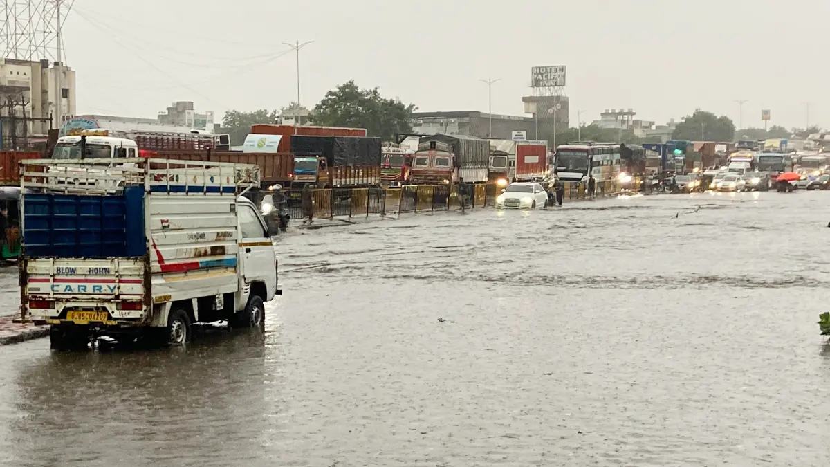 surat rain Updates